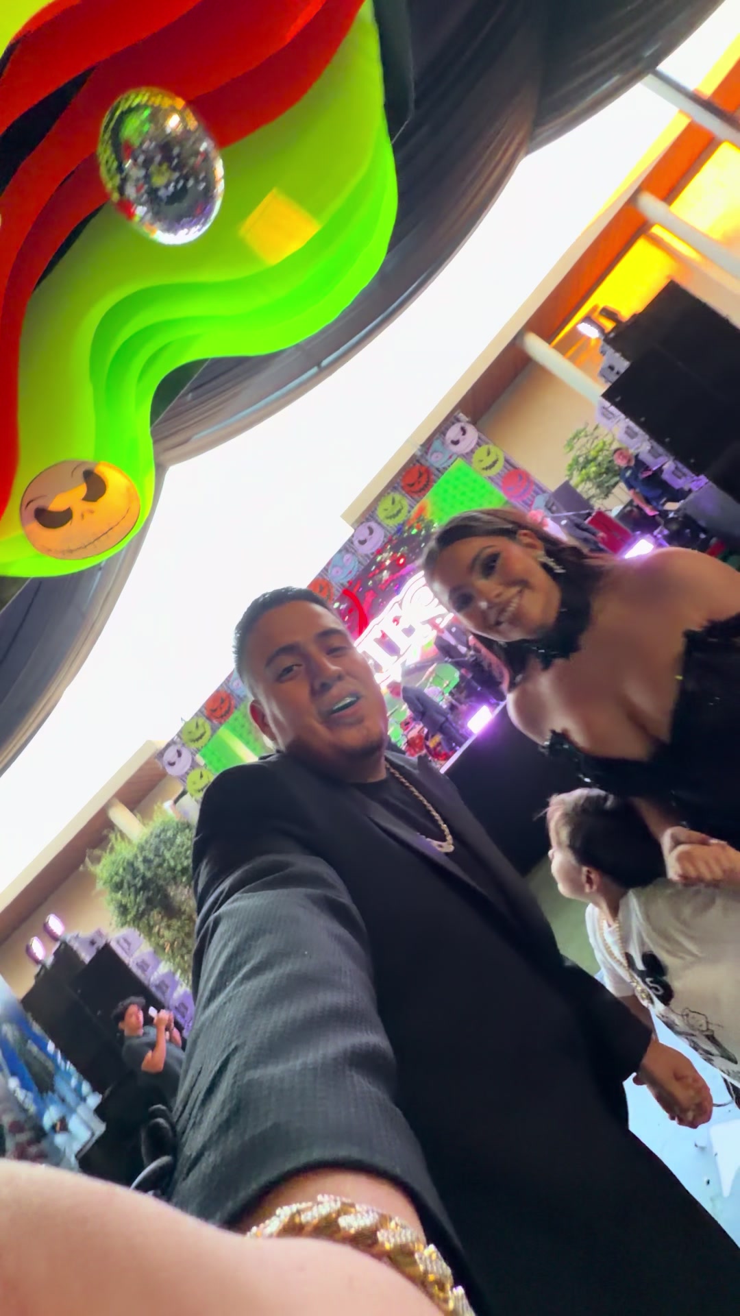 Y si llego a la fiesta TROPICALISIMO APACHE 💃🏻🥳