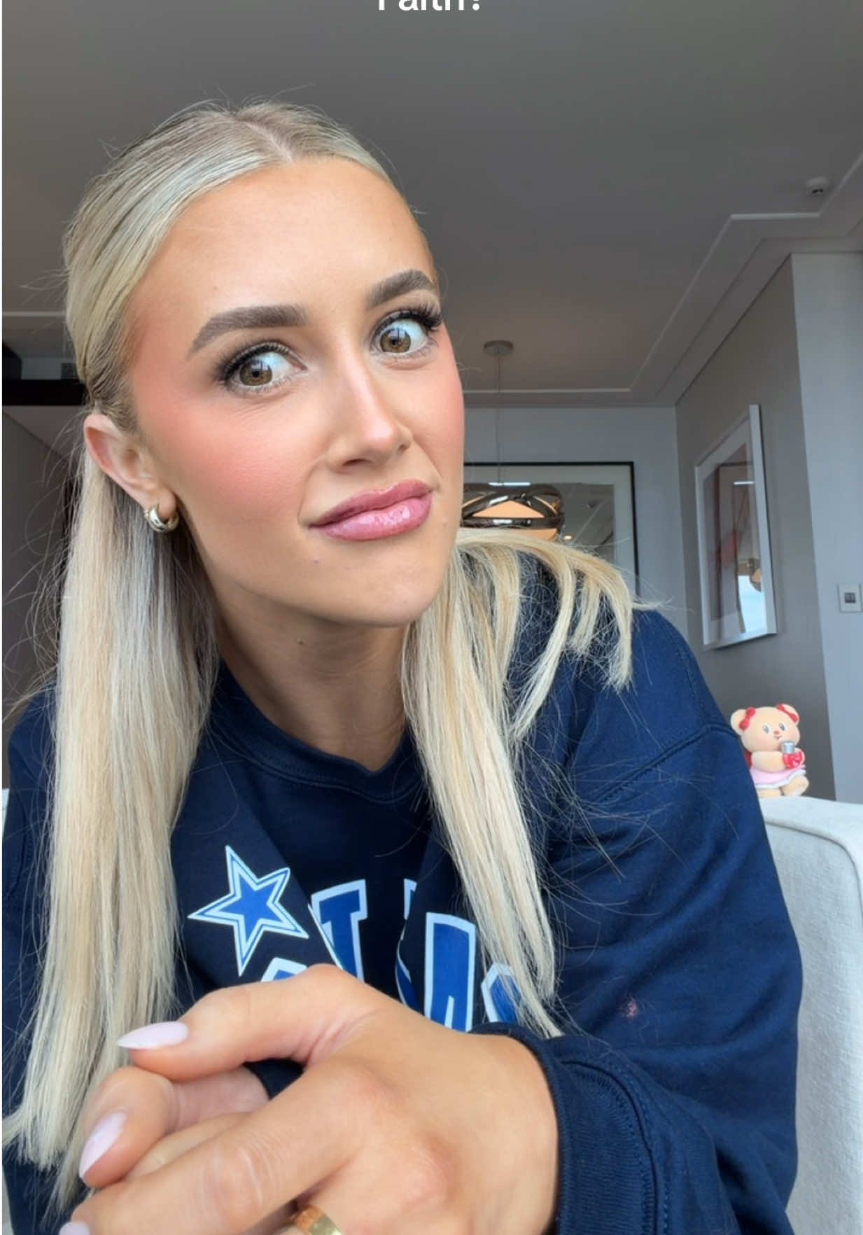 Faith and her passé... no thoughts, just stress 🤣💙 @Netflix #americassweethearts #season3 #dccfaith #fyp #da