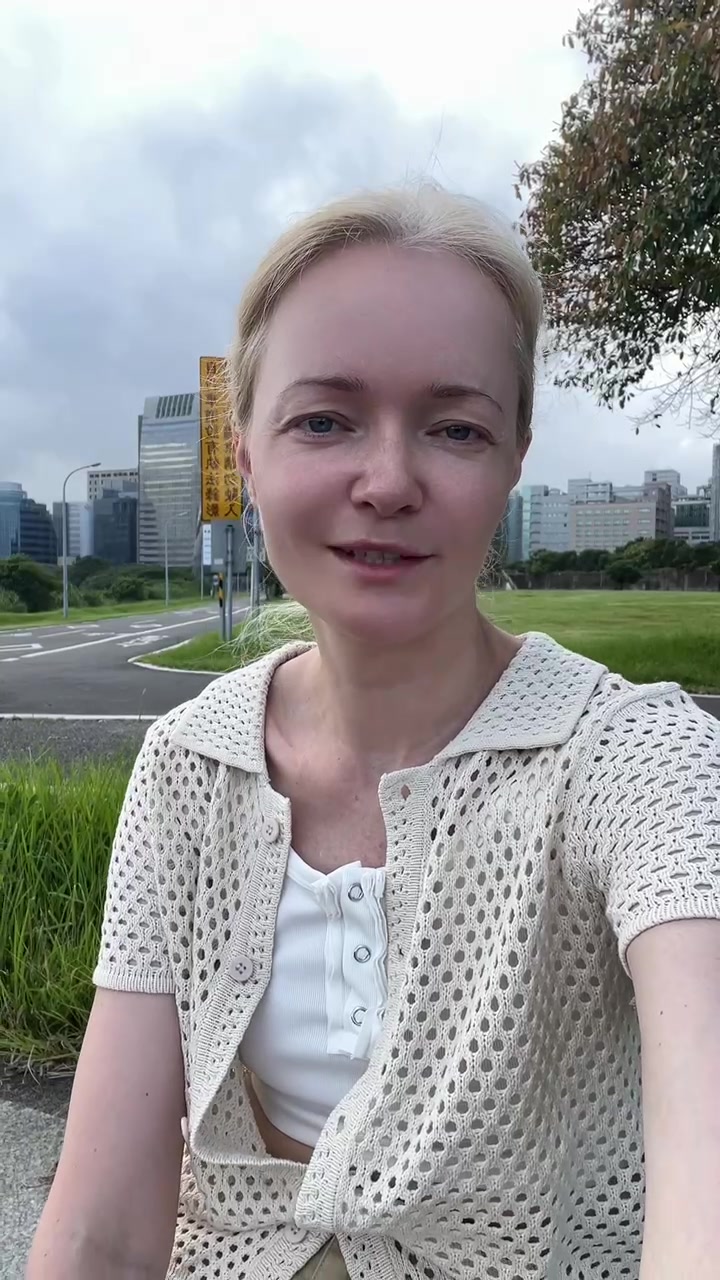 К острову приближается тайфун. Все закрылось. Пока затишье и каждые 10 мин моросит дождь☔️ #китай #тайфун #пер