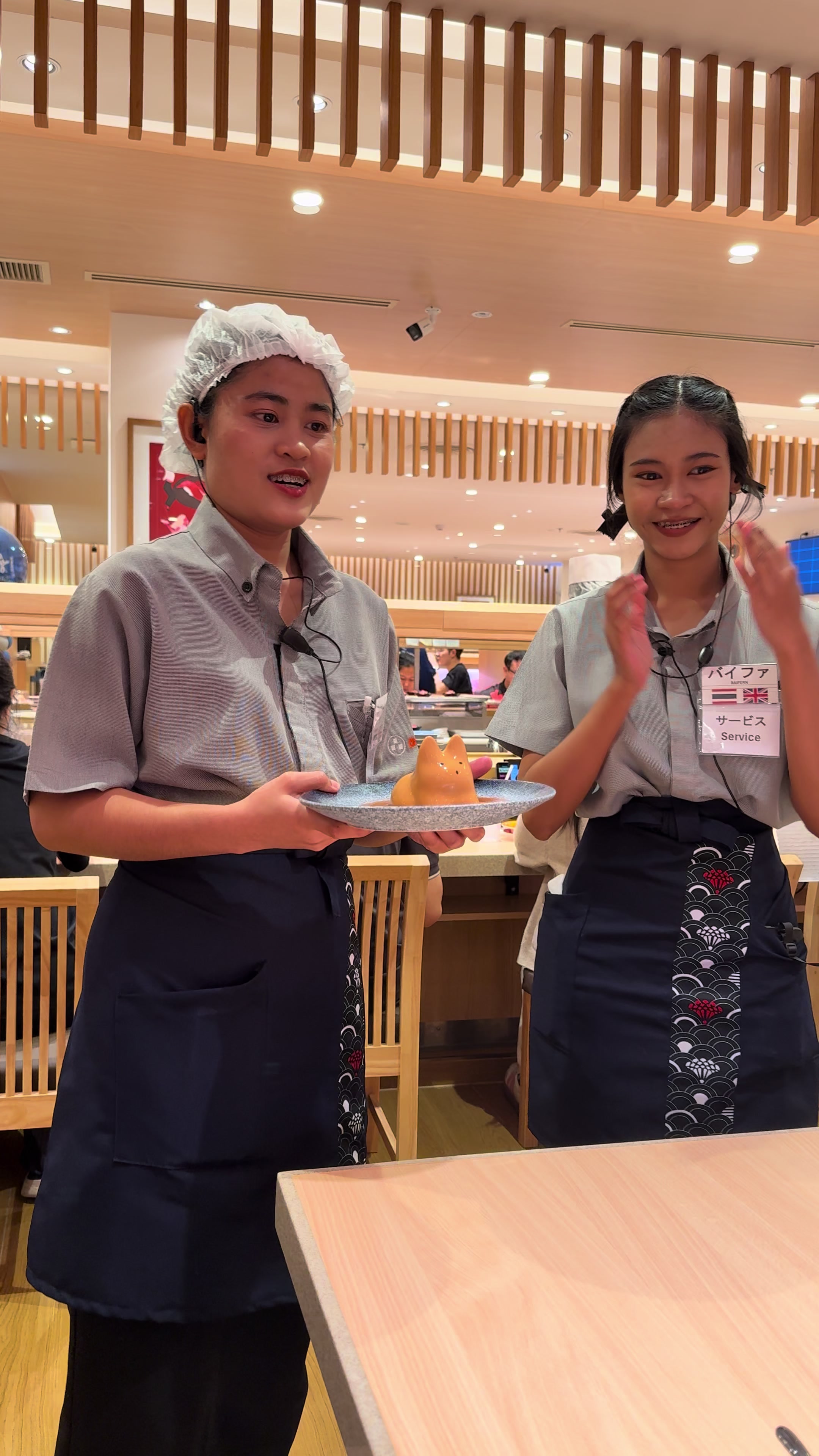 เจอพี่เค้าเด้งไป ลูกกับสาก็จะงงๆนิดหน่อย🤣🥹อีแม่อยากทำงานร้านนี้ 😂😭 #sushi #katsumidori #centralnortville #
